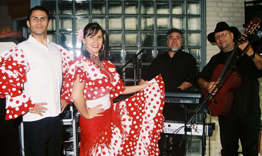 Flamenco Dans voor Jouw Feest: Breng de Passie van Spanje naar Huis – Olé!